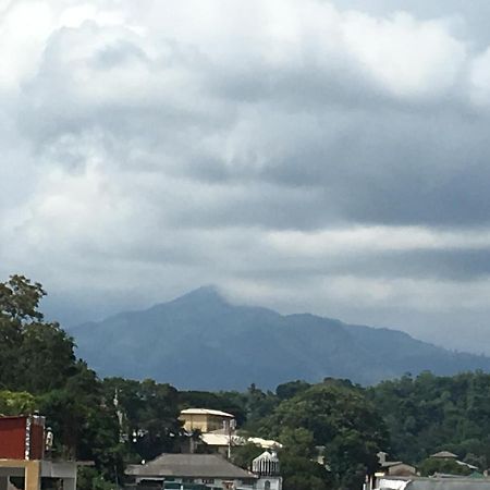281 Kandy City Hostel & Rooms Deiyannewela Екстериор снимка