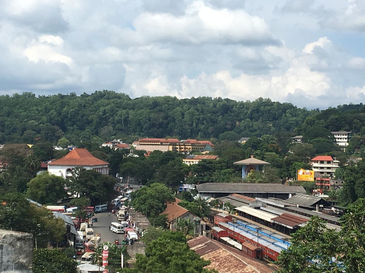 281 Kandy City Hostel & Rooms Deiyannewela Екстериор снимка