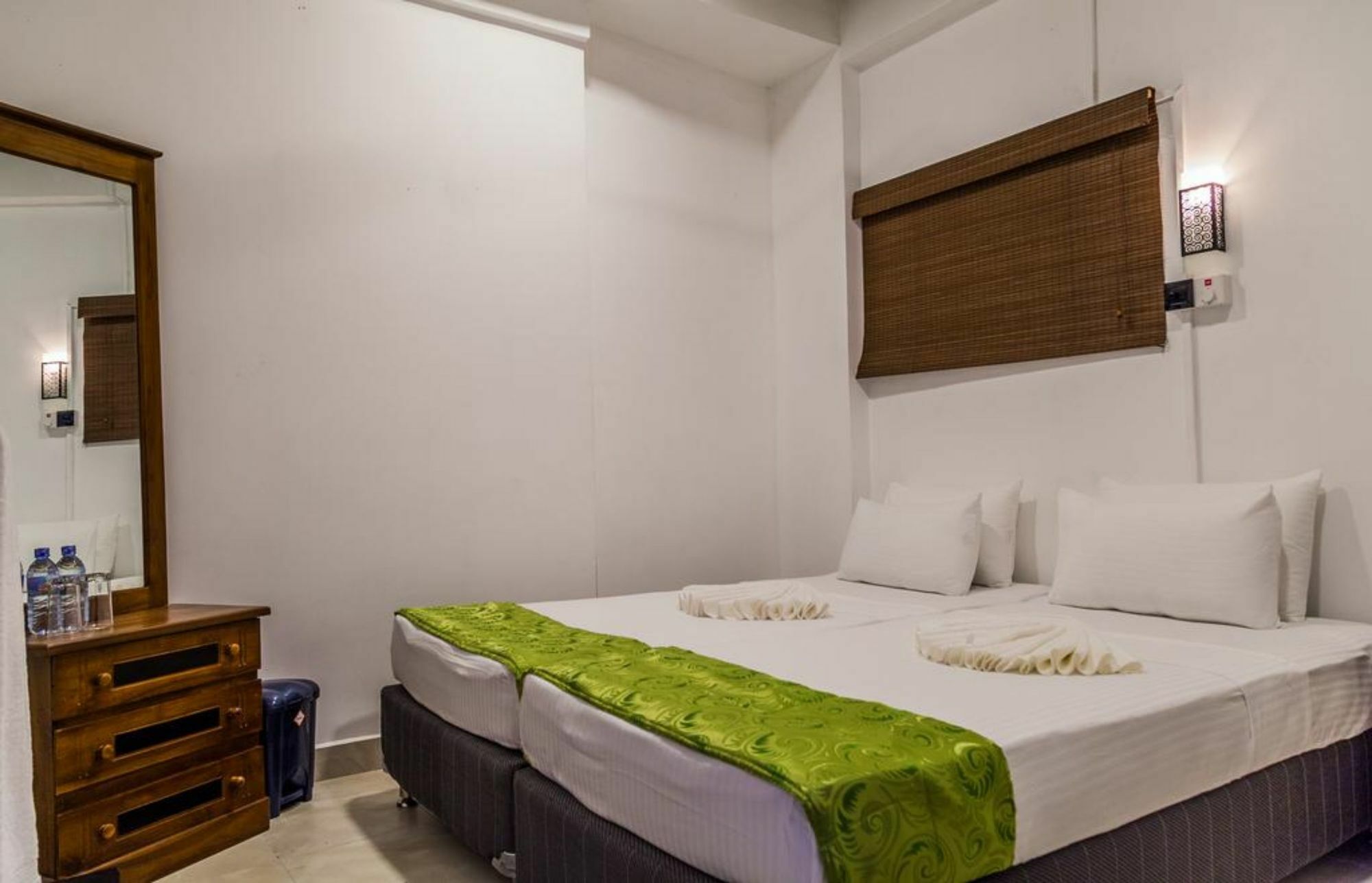 281 Kandy City Hostel & Rooms Deiyannewela Екстериор снимка
